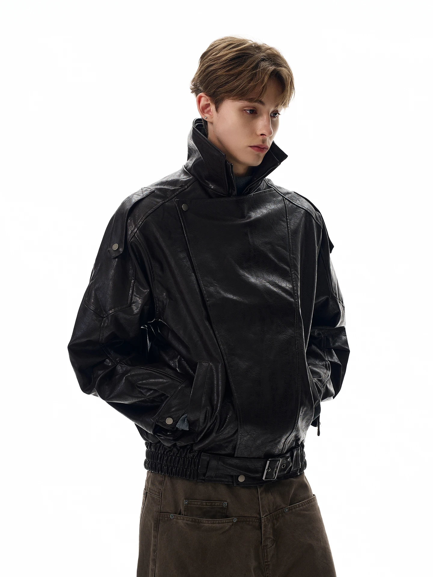 a PUEE American Retro Cool Loose Flight Jaet PU Leather Coat Sli Youth Culture Faion Outerwear for Young Men
a PUEE American Retro Cool Loose Flight Jaet PU Leather Coat Sli Youth Culture Faion Outerwear for Young Men