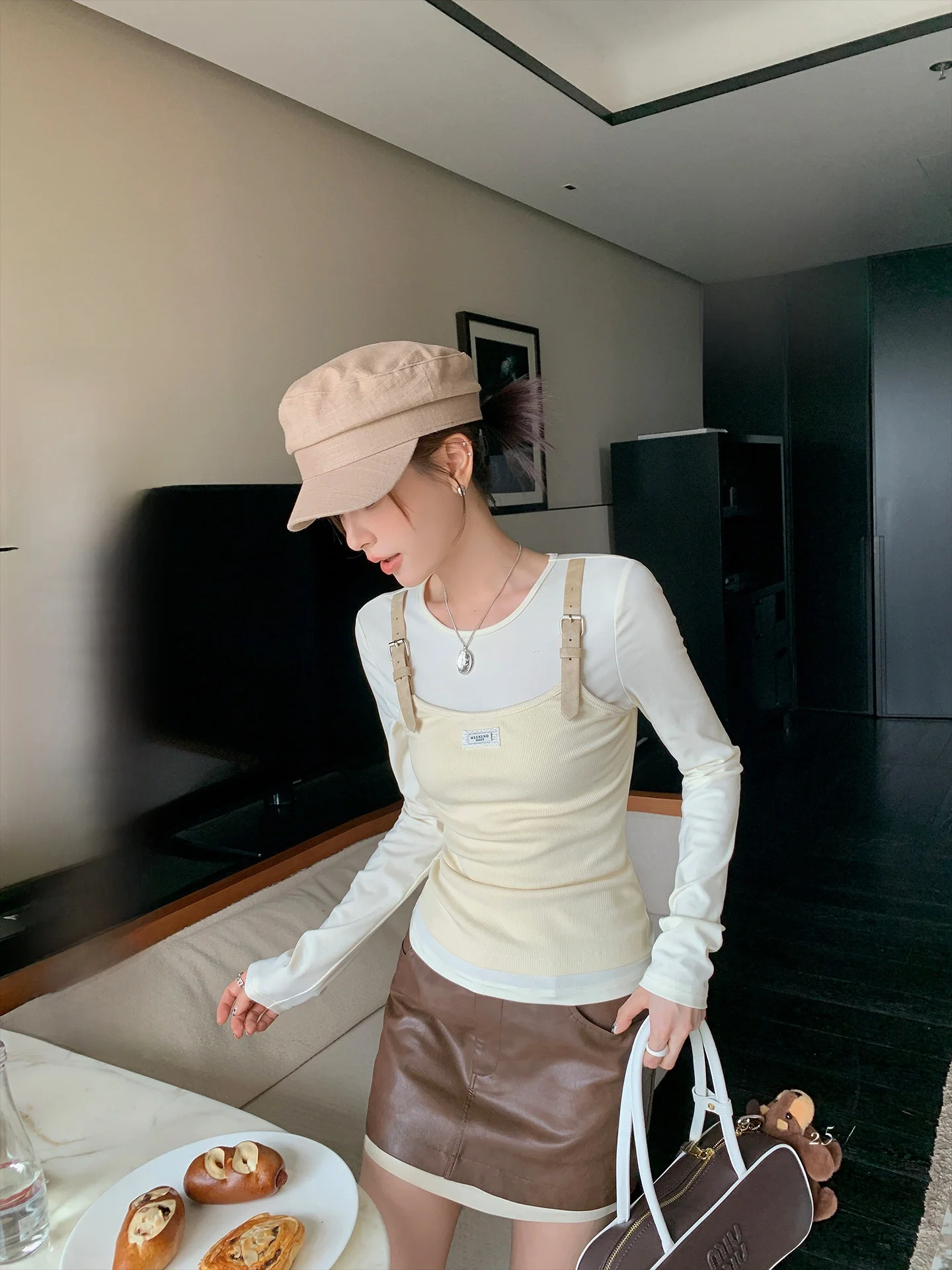 LIONE Berlin Conicles Design Sensation Mustard Yellow Belted Fake Two-Piece Strap Long Sve Elastic T-irt Women's Casua...
LIONE Berlin Conicles Design Sensation Mustard Yellow Belted Fake Two-Piece Strap Long Sve Elastic T-irt Women's Casua...