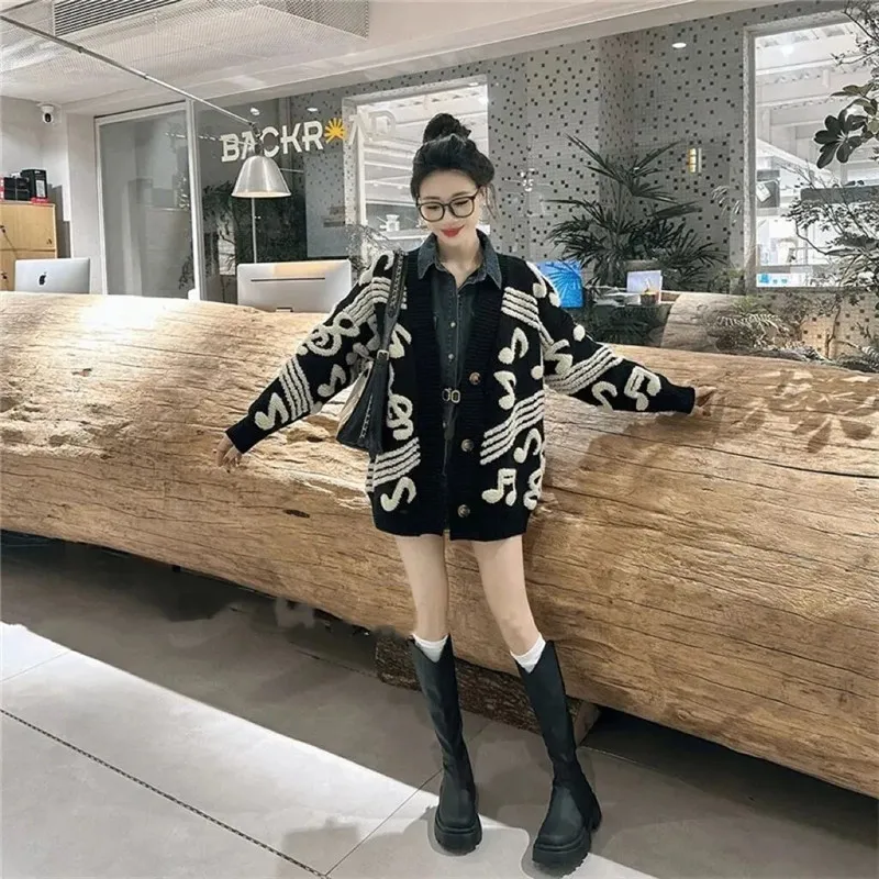 Korean Women's Popular Sweater Coat This Year 2025 Autumn Winter New Female Lazy Wind Loose Ladies Thick Knit Cardigan Jacket
Korean Women's Popular Sweater Coat This Year 2025 Autumn Winter New Female Lazy Wind Loose Ladies Thick Knit Cardigan Jacket