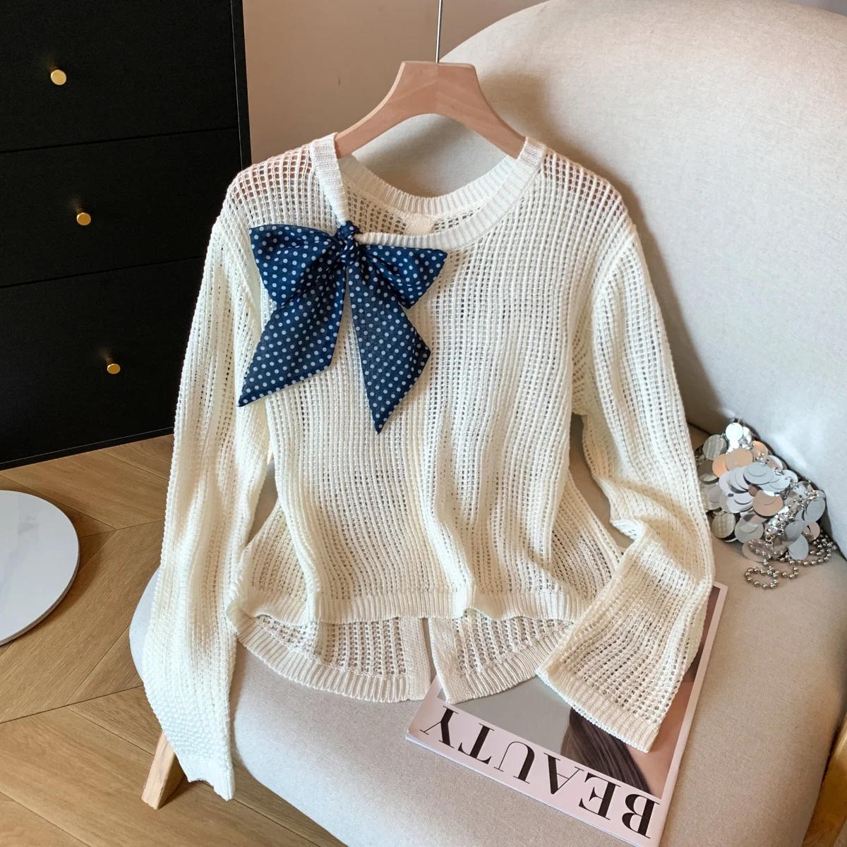 Bow Scarf Hollow Out Knitted Back Single Breasted Design Round Neck Long Sleeve Knitted Shirt Women's New Style Loose Cover Top
Bow Scarf Hollow Out Knitted Back Single Breasted Design Round Neck Long Sleeve Knitted Shirt Women's New Style Loose Cover Top