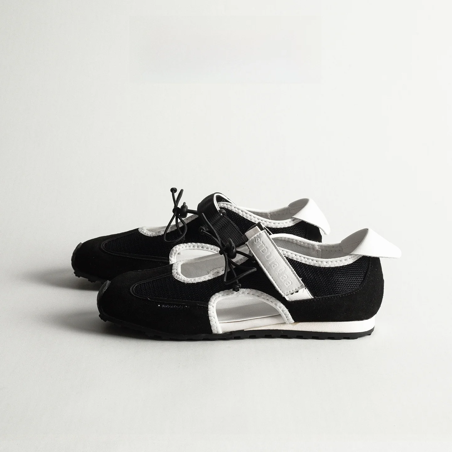 Retro Magic Stick Ugly Cute Mary Jane Ballet Flats Women's Spring New Soft Bottom Breathable Casual Ballet Shoes
Retro Magic Stick Ugly Cute Mary Jane Ballet Flats Women's Spring New Soft Bottom Breathable Casual Ballet Shoes