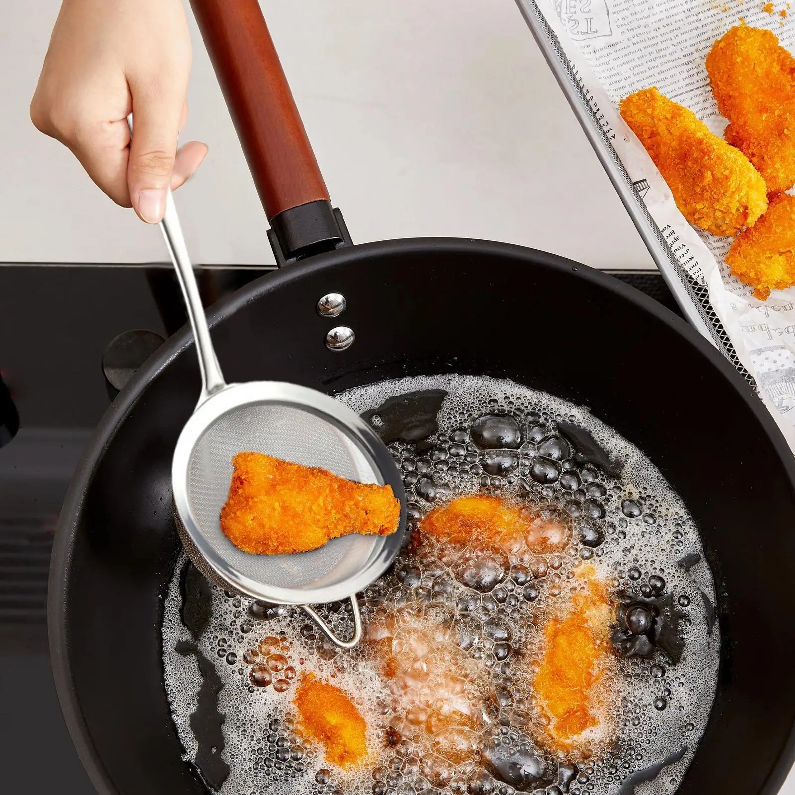 Сетчатое сито с ручкой, ложка для масляного фильтра с ручкой, ситечко для еды, кухонный гаджет для чая, киноа, яичная мука, макароны
Сетчатое сито с ручкой, ложка для масляного фильтра с ручкой, ситечко для еды, кухонный гаджет для чая, киноа, яичная мука, макароны