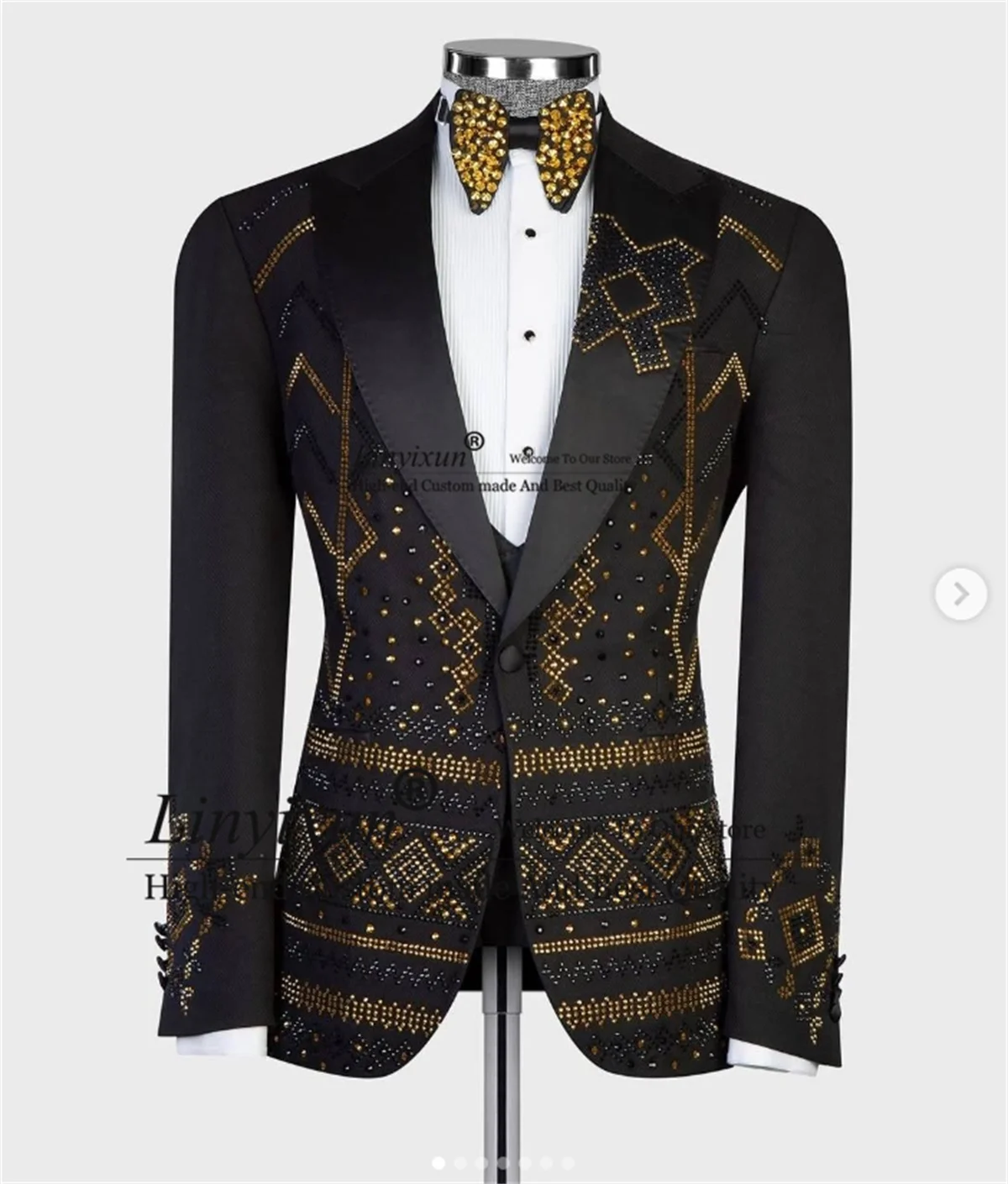 Metal Embellished Crystals Men Suit Customized Slim Fit Prom Party Blazer 3 Pieces Set Wedding Groom Tuxedos Slim ropa hombre
Metal Embellished Crystals Men Suit Customized Slim Fit Prom Party Blazer 3 Pieces Set Wedding Groom Tuxedos Slim ropa hombre