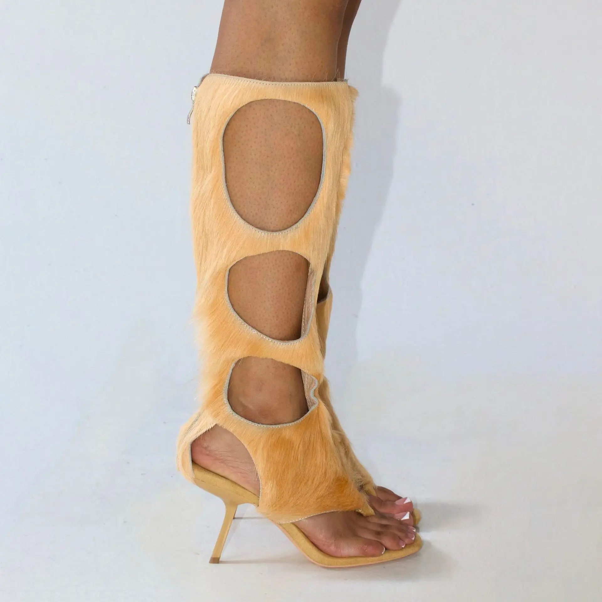2026 Women's Hollow Out Knee High Heeled Sandals Open Toe Stiletto Boots Cutout Furry/Suede Summer Booties Nightclub
2026 Women's Hollow Out Knee High Heeled Sandals Open Toe Stiletto Boots Cutout Furry/Suede Summer Booties Nightclub