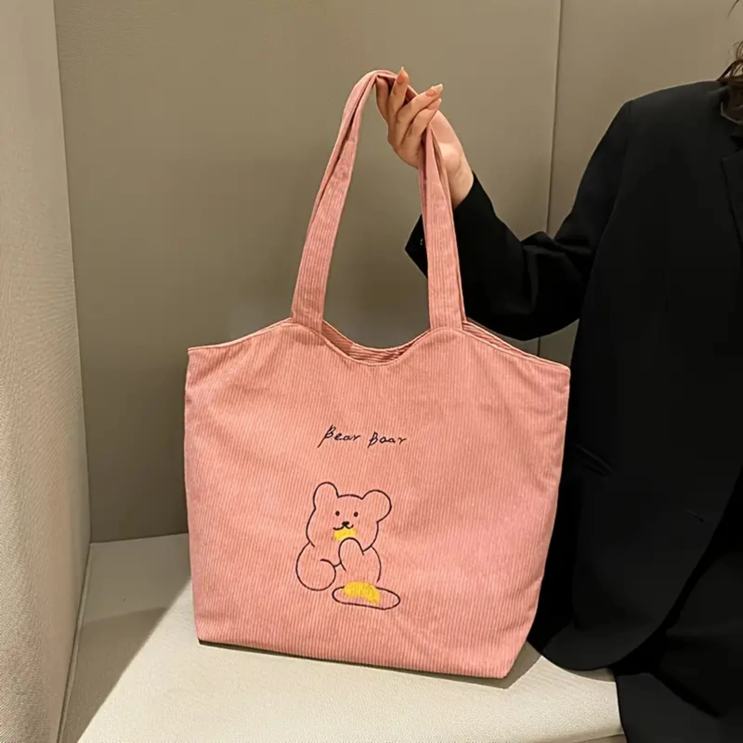 Large Capacity Tote Bag, Bear And Letter Print Corduroy Bag, Women's Metal Lock Shoulder Bag
Large Capacity Tote Bag, Bear And Letter Print Corduroy Bag, Women's Metal Lock Shoulder Bag