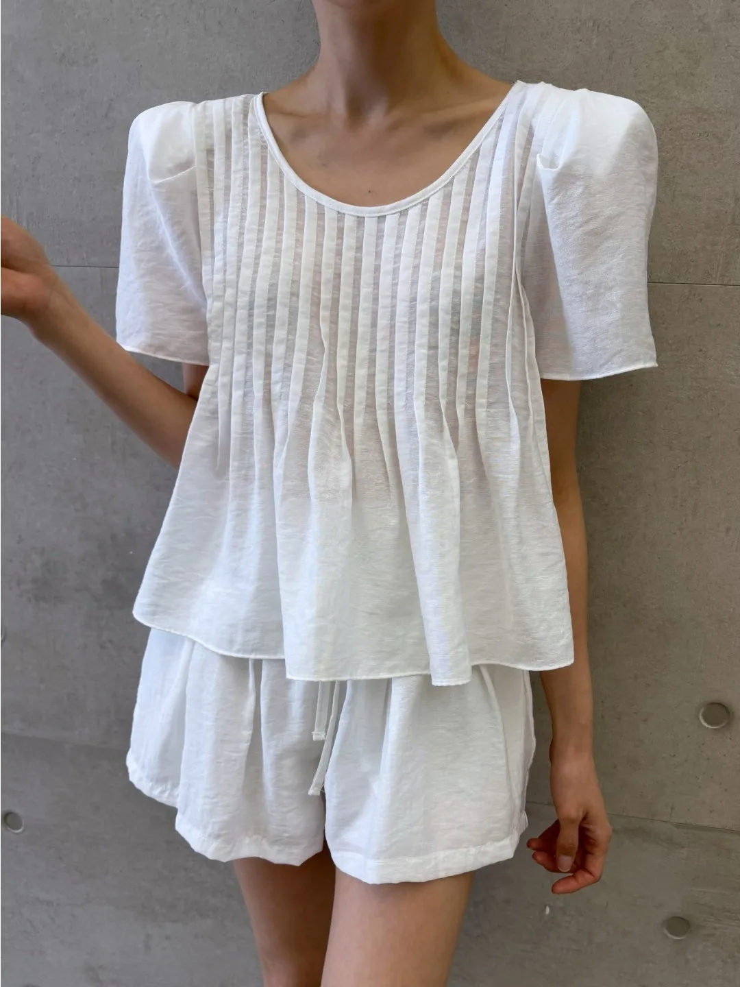 Korean Style Women's Summer Fashion Set Loose Short Sleeve Shirt plus Wide Design Short Pants Two-Piece Set Versatile And Sty...
Korean Style Women's Summer Fashion Set Loose Short Sleeve Shirt plus Wide Design Short Pants Two-Piece Set Versatile And Sty...