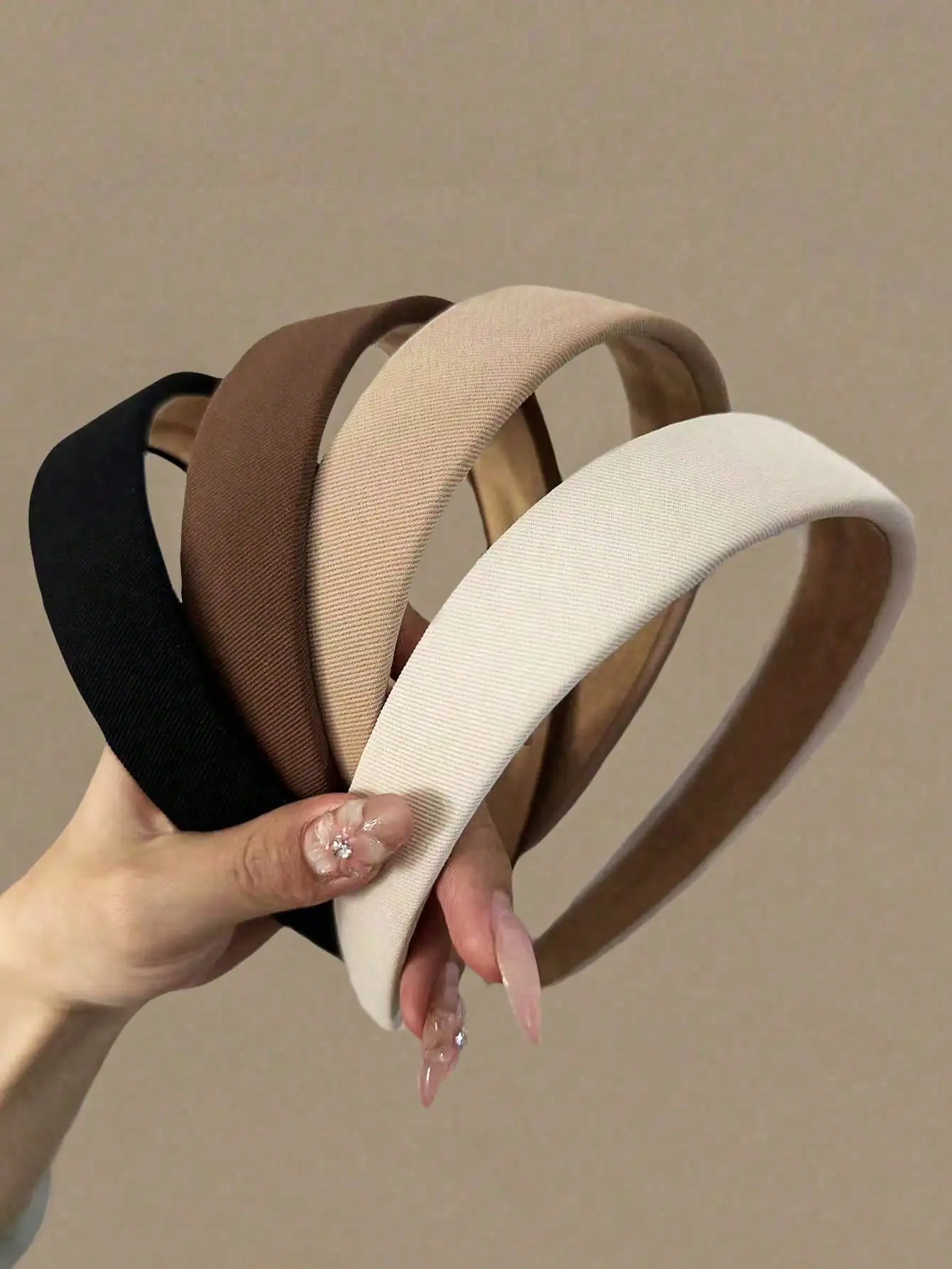 1pc/4pcs Minimalist Solid Color Headbands, Black Beige Brown Khaki Hair Hoop For Women Daily Commute Spa Makeup Washing Face, Autumn Hair Accessories
1pc/4pcs Minimalist Solid Color Headbands, Black Beige Brown Khaki Hair Hoop For Women Daily Commute Spa Makeup Washing Face, Autumn Hair Accessories