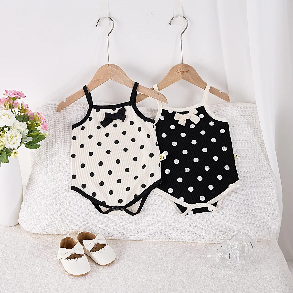 2025 Baby Summer Jumpsuit Thin Sleeveless Bag Fart Jacket Cute Bow Tie Baby Girl Suspender Ha Yi Crawling Suit
2025 Baby Summer Jumpsuit Thin Sleeveless Bag Fart Jacket Cute Bow Tie Baby Girl Suspender Ha Yi Crawling Suit