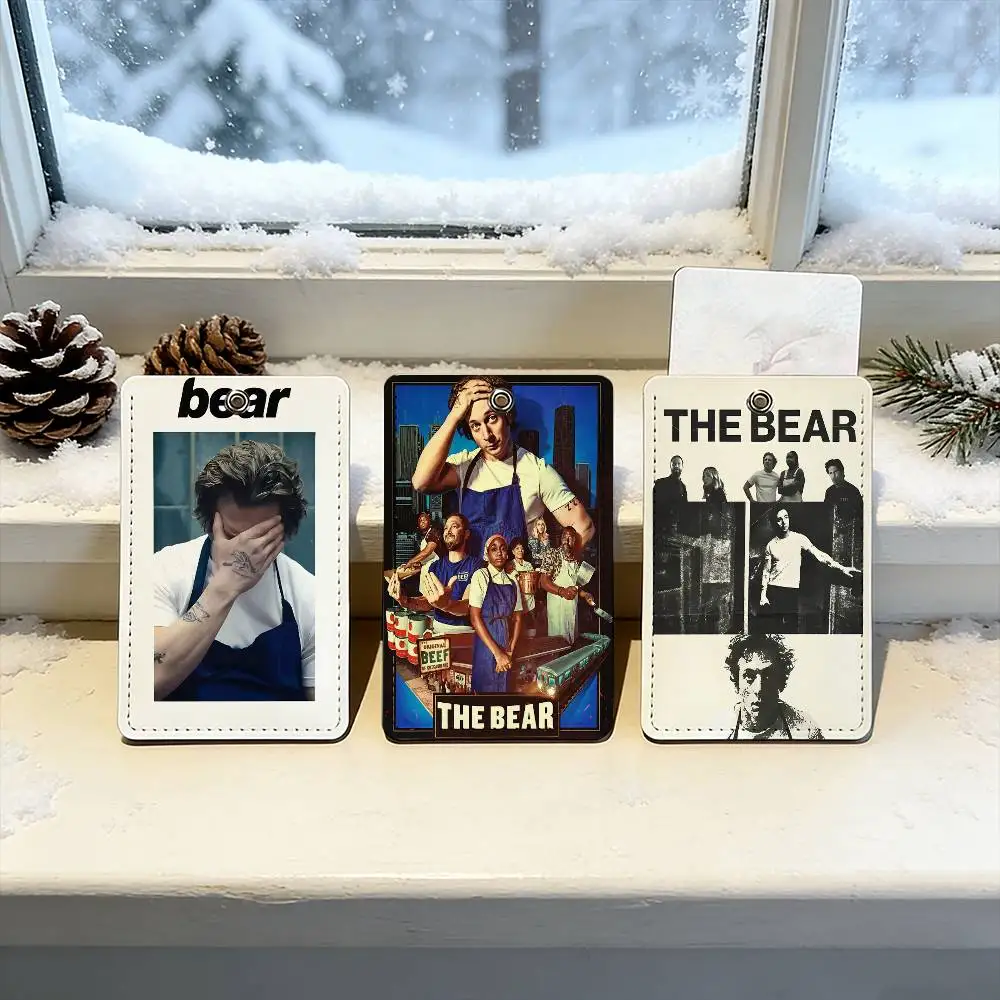 Держатель для карт с изображением медведя, подходит для ежедневных поездок, проездных билетов, карт доступа, для ежедневного использования.
Держатель для карт с изображением медведя, подходит для ежедневных поездок, проездных билетов, карт доступа, для ежедневного использования.