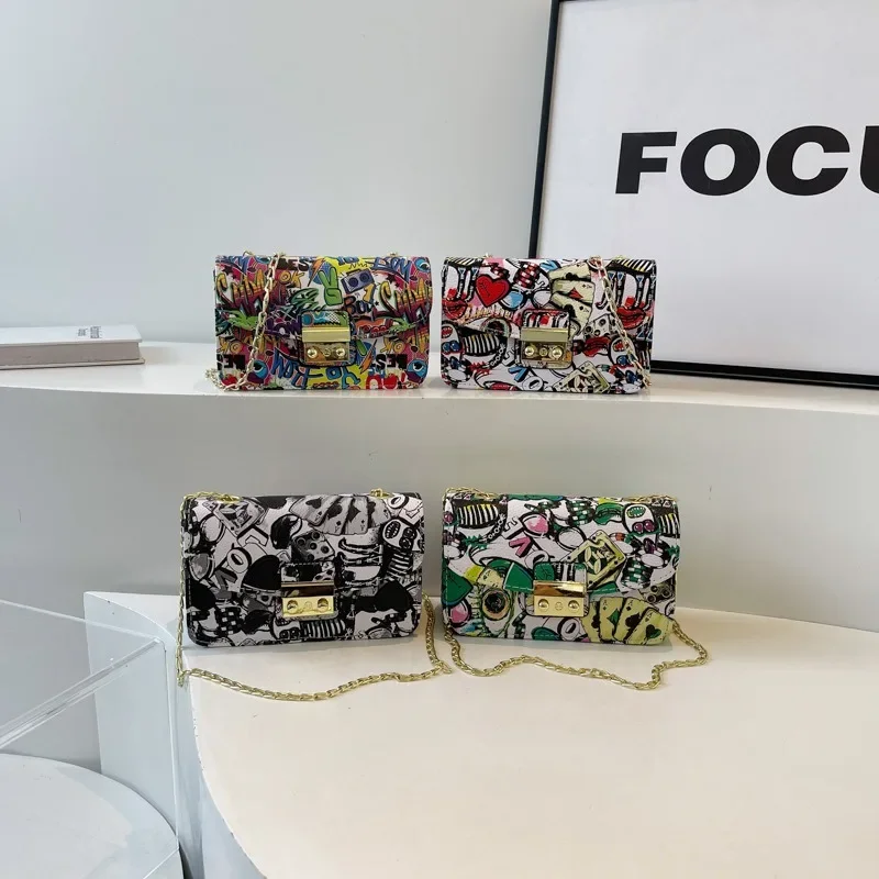 2025 новые модные женские сумки в европейском и американском стиле, маленькая квадратная сумка в корейском стиле с цепочкой на замке, сумка через плечо с диагональным крестом
2025 новые модные женские сумки в европейском и американском стиле, маленькая квадратная сумка в корейском стиле с цепочкой на замке, сумка через плечо с диагональным крестом