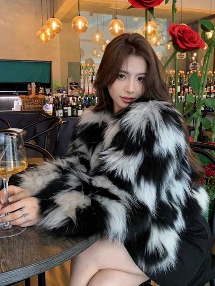 Fashion Fur Coat Women's Autumn and Winter New High-end Short Elegant Lady Faux Fox Tops Trendy jackets
Fashion Fur Coat Women's Autumn and Winter New High-end Short Elegant Lady Faux Fox Tops Trendy jackets