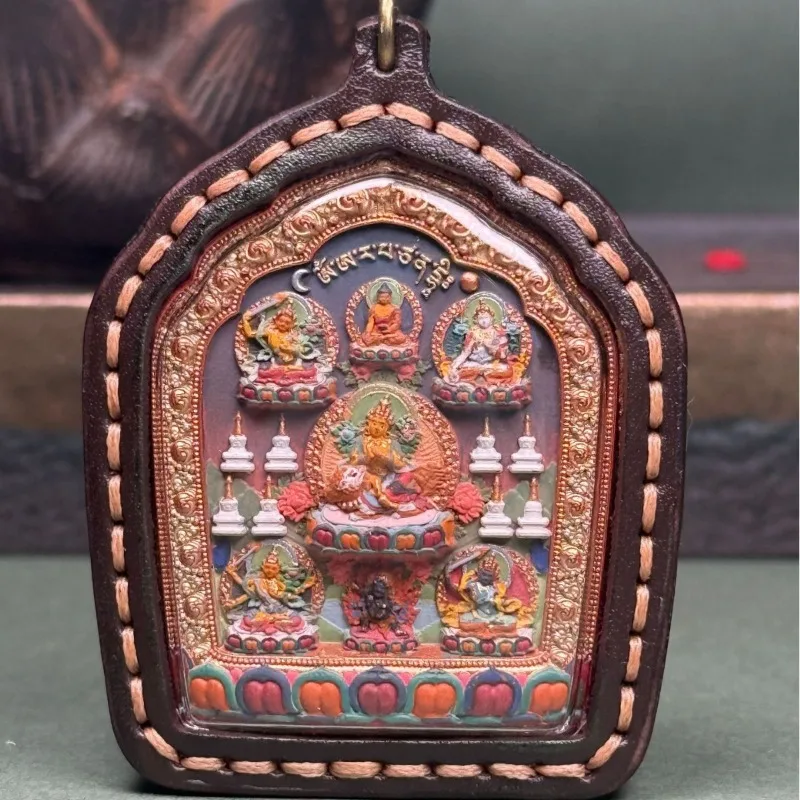 Manjushri painted hand-painted wipe handmade leather shell pendant
Manjushri painted hand-painted wipe handmade leather shell pendant