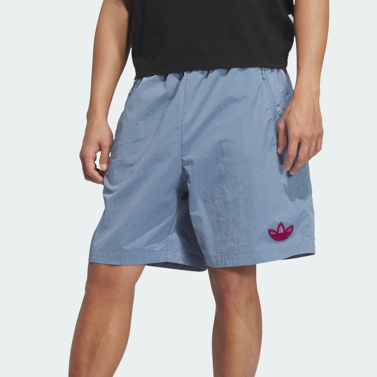 Мужские свободные повседневные спортивные тканые короткие брюки Adidas Originals Trefoil KE5796
Мужские свободные повседневные спортивные тканые короткие брюки Adidas Originals Trefoil KE5796