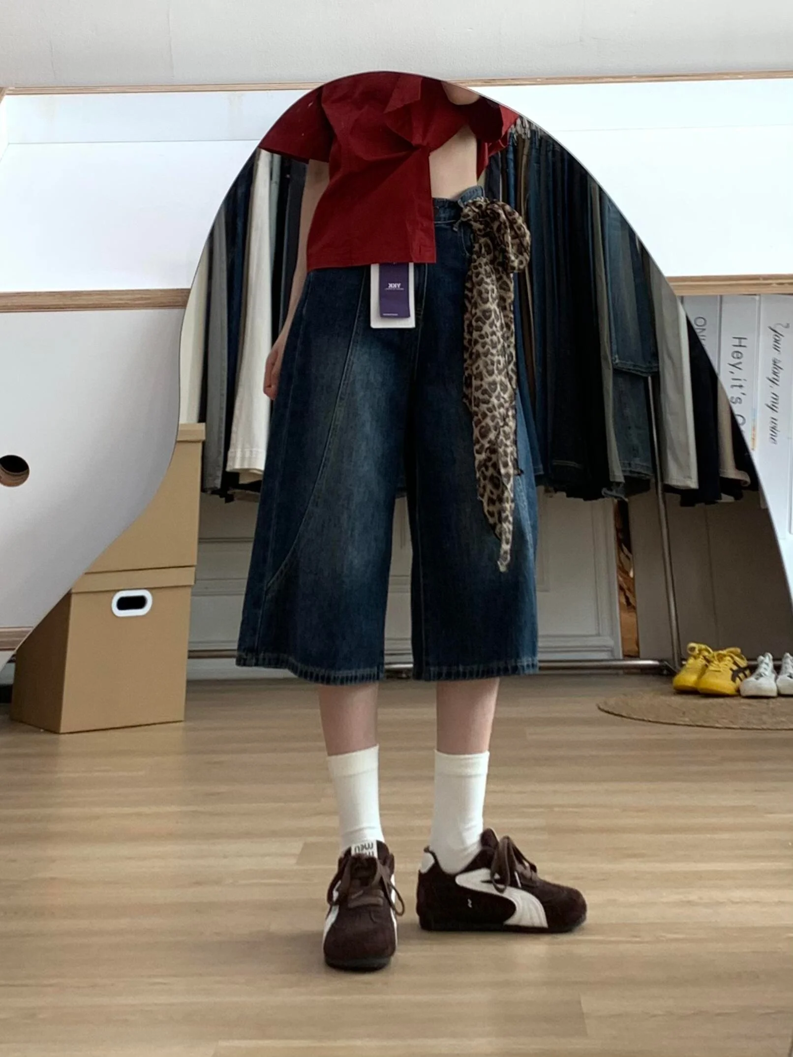 plus Size American Style Blue Denim Jeans Women Summer Loose High Waist Straight Leg Wide Leg mid Length Casual Trousers
plus Size American Style Blue Denim Jeans Women Summer Loose High Waist Straight Leg Wide Leg mid Length Casual Trousers