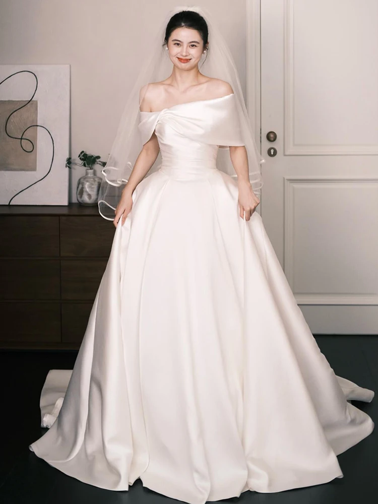 Light Silken One-Shoulder Wedding Dress Simple Forest System Super Fairy Main Dress Tailoring Gown for Bridal Entrance
Light Silken One-Shoulder Wedding Dress Simple Forest System Super Fairy Main Dress Tailoring Gown for Bridal Entrance