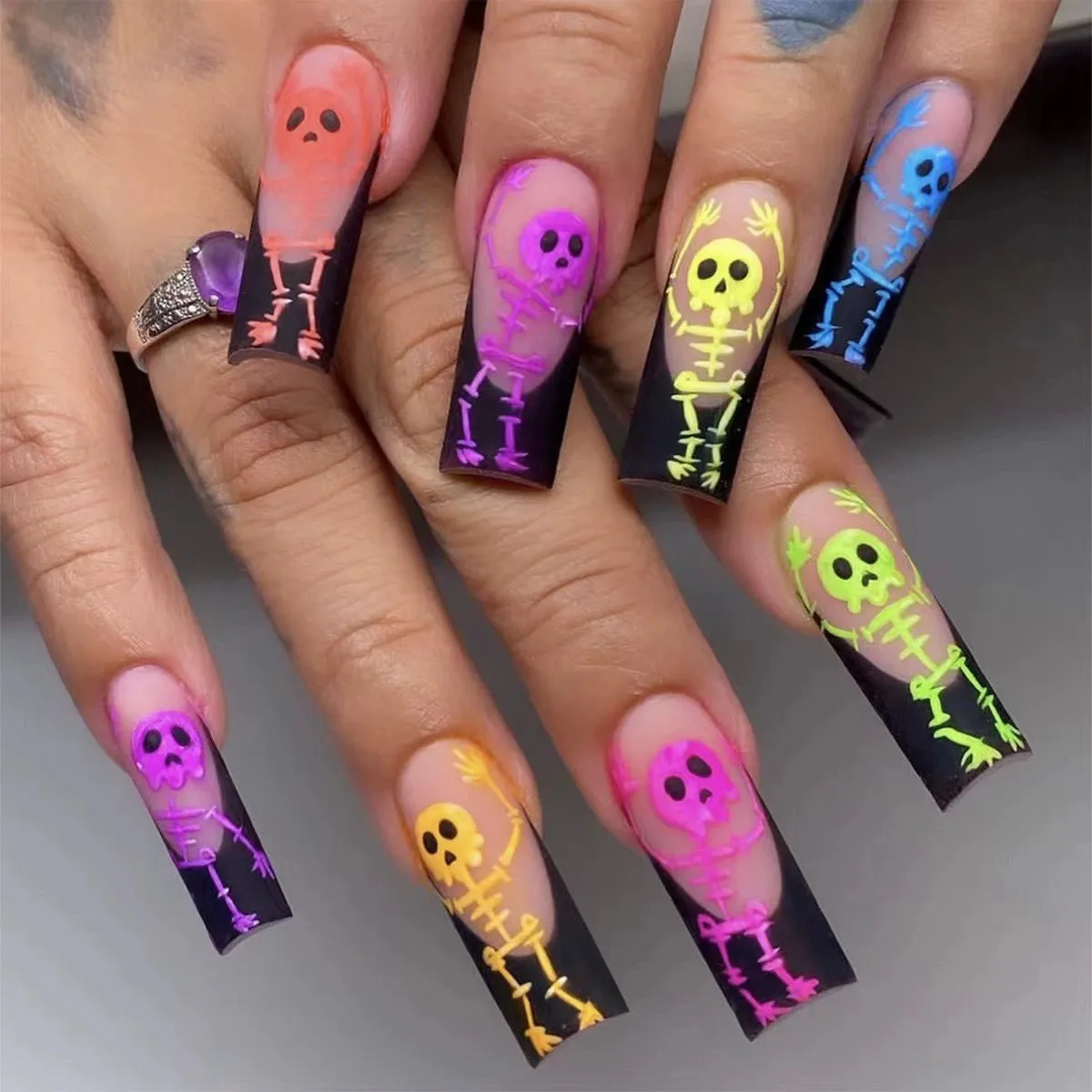 24pcs Halloween Colorful Skull Frosted Fake Nails Long Ballet Black French False Nails Press On Nails Matte Artificial Nail Art
24pcs Halloween Colorful Skull Frosted Fake Nails Long Ballet Black French False Nails Press On Nails Matte Artificial Nail Art