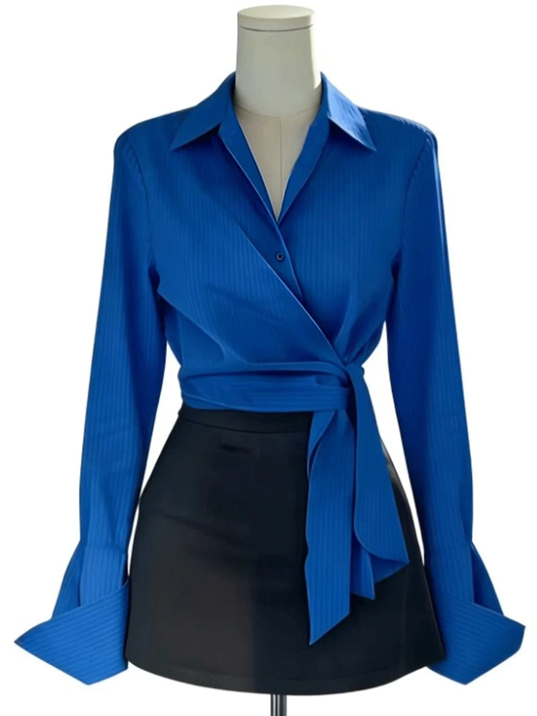 Early Spring Blue Striped Shirt And A-Line Skirt Women's Fashion Set Casual Style Long Sleeve Collar High Waist
Early Spring Blue Striped Shirt And A-Line Skirt Women's Fashion Set Casual Style Long Sleeve Collar High Waist