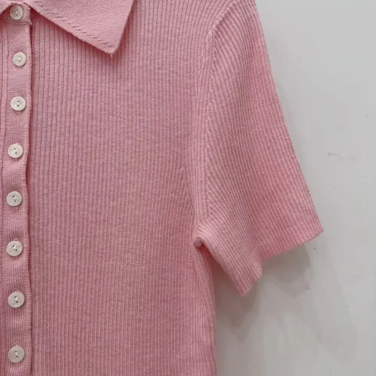 Spring/Summer Women Turn-down Collar Short Sleeve Solid Ribbed Knit Top Single Breasted Slim Soft Fashion Casual T-shirt
Spring/Summer Women Turn-down Collar Short Sleeve Solid Ribbed Knit Top Single Breasted Slim Soft Fashion Casual T-shirt