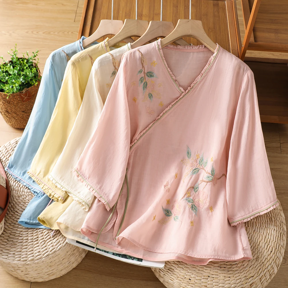 New Chinese Style Women's Shirt Summer Loose Embroidered Five-Quarter Sleeve V-Neck Cotton Linen Blend Breathable Tea Ceremon...
New Chinese Style Women's Shirt Summer Loose Embroidered Five-Quarter Sleeve V-Neck Cotton Linen Blend Breathable Tea Ceremon...