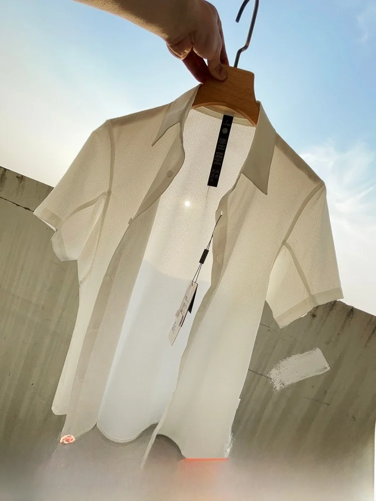 Легкая дышащая серия Traveler Summer Me Eyelets Outdoor ort Sve irt Stand Fit Повседневная одежда Arp Collar
Легкая дышащая серия Traveler Summer Me Eyelets Outdoor ort Sve irt Stand Fit Повседневная одежда Arp Collar