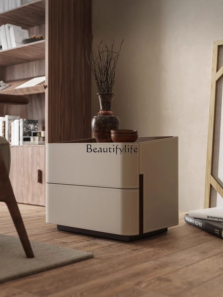 Italian minimalist saddle leather bedside table bedroom modern minimalist designer high-end bedside table
Italian minimalist saddle leather bedside table bedroom modern minimalist designer high-end bedside table