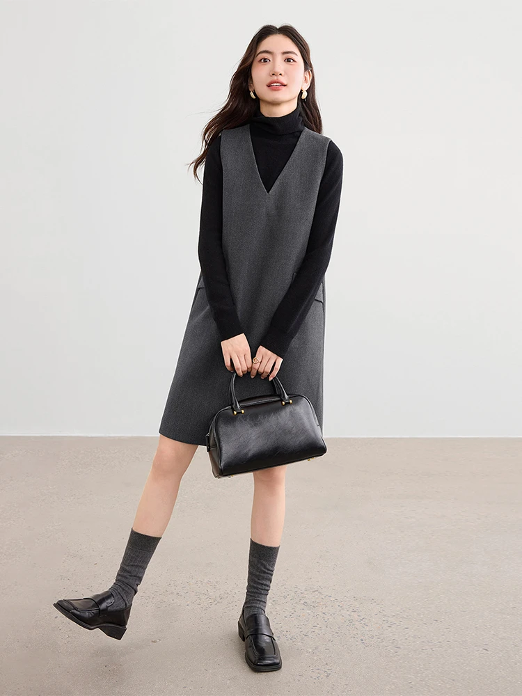 SENTUBILA Women Wool Blend Sleeveless A-Line Vest Dress 2025 Autumn V-Neck Real Pockets Elegant Casual A-Line Dress 154LI3132
SENTUBILA Women Wool Blend Sleeveless A-Line Vest Dress 2025 Autumn V-Neck Real Pockets Elegant Casual A-Line Dress 154LI3132