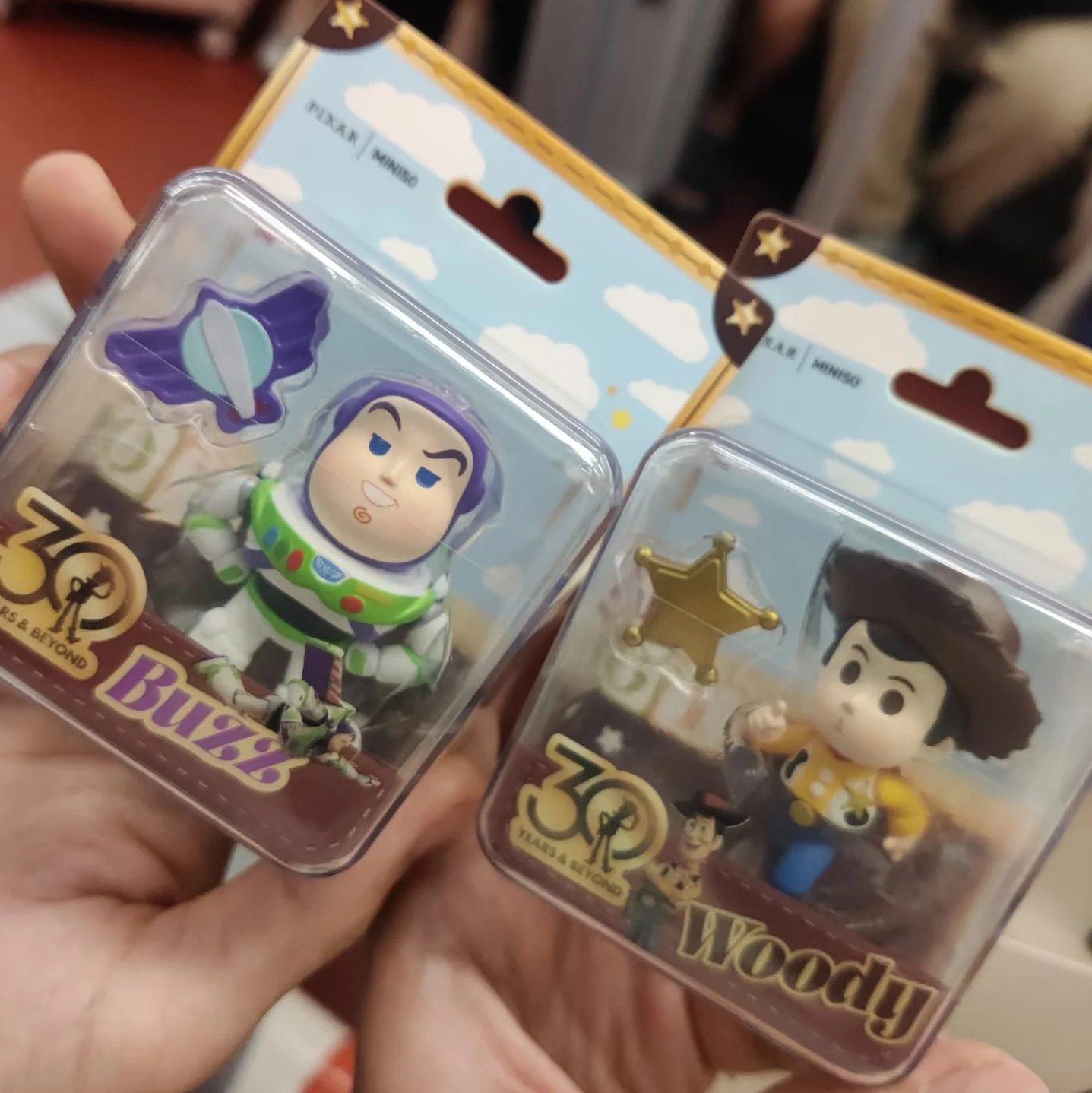 Оригинальный Disney Pixar Toy Story слепая коробка Коллекционная игрушка подвесная карта коробка-сюрприз фигурка магнит на холодильник украшение дома 
Оригинальный Disney Pixar Toy Story слепая коробка Коллекционная игрушка подвесная карта коробка-сюрприз фигурка магнит на холодильник украшение дома