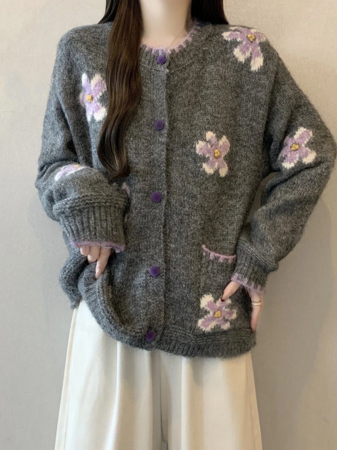 Gray Floral Embroidery Shoulder Length Knitted Sweater Coat Women's plus Size Lazy Style Open Cardigan Winter Warm Outerwear
Gray Floral Embroidery Shoulder Length Knitted Sweater Coat Women's plus Size Lazy Style Open Cardigan Winter Warm Outerwear