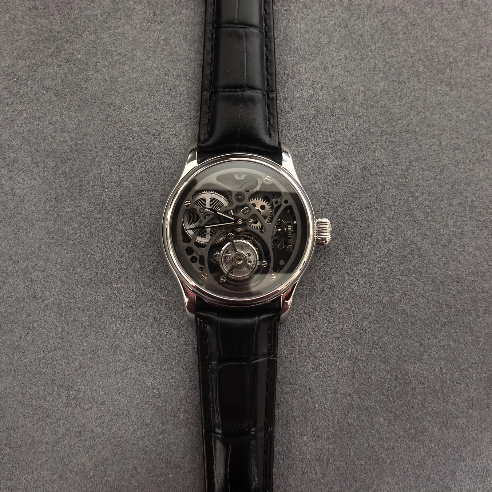 Мужские часы Jacques Genry Tourbillon, 42 мм, механические, с ручным заводом, сапфировое стекло, скелетонизированный циферблат
Мужские часы Jacques Genry Tourbillon, 42 мм, механические, с ручным заводом, сапфировое стекло, скелетонизированный циферблат