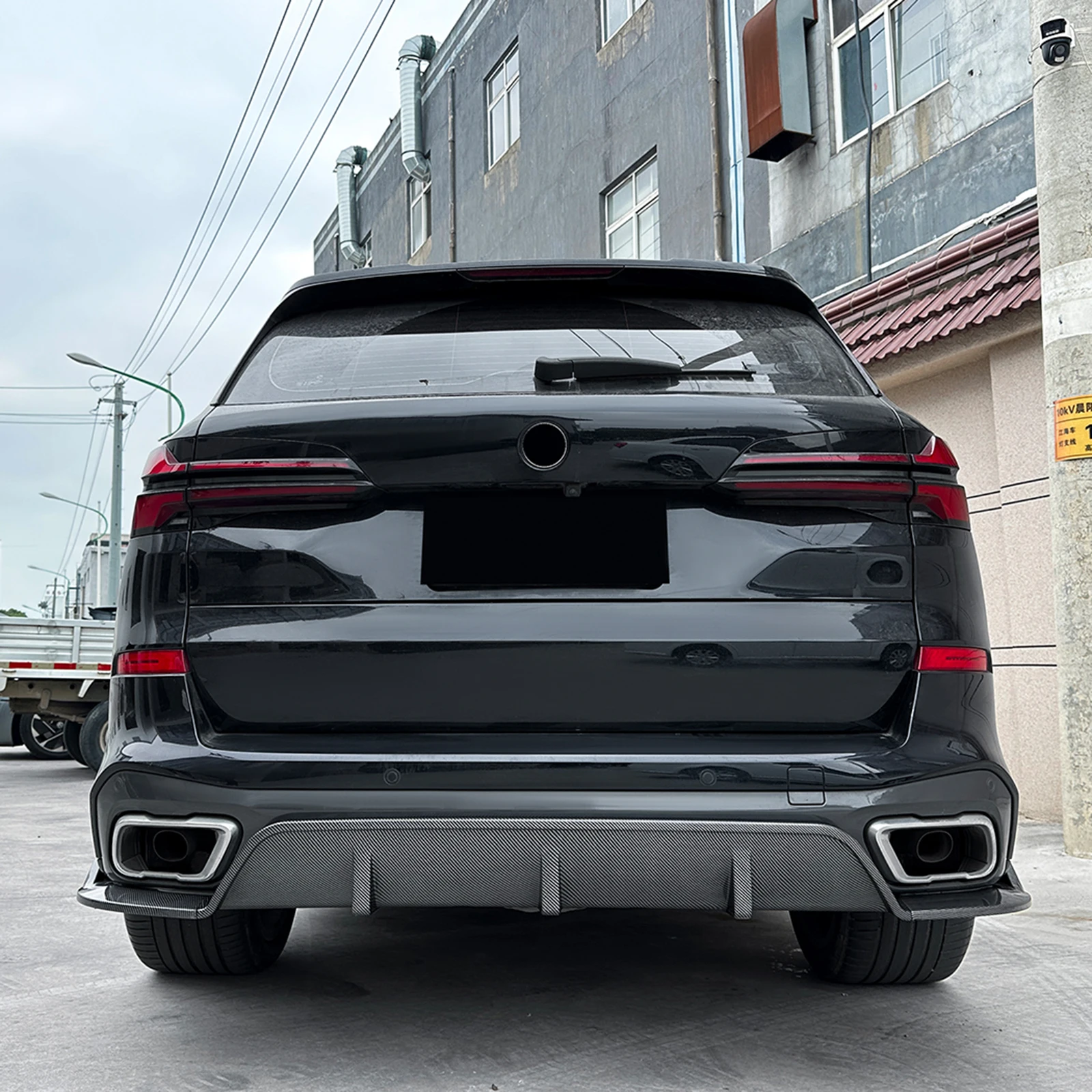Modified Rear Bumper Diffuser Lip Carbon Fiber Look/Gloss Black Boot Spoiler Splitter Guard For BMW X5 G05 M Sport 2019-2025
Modified Rear Bumper Diffuser Lip Carbon Fiber Look/Gloss Black Boot Spoiler Splitter Guard For BMW X5 G05 M Sport 2019-2025