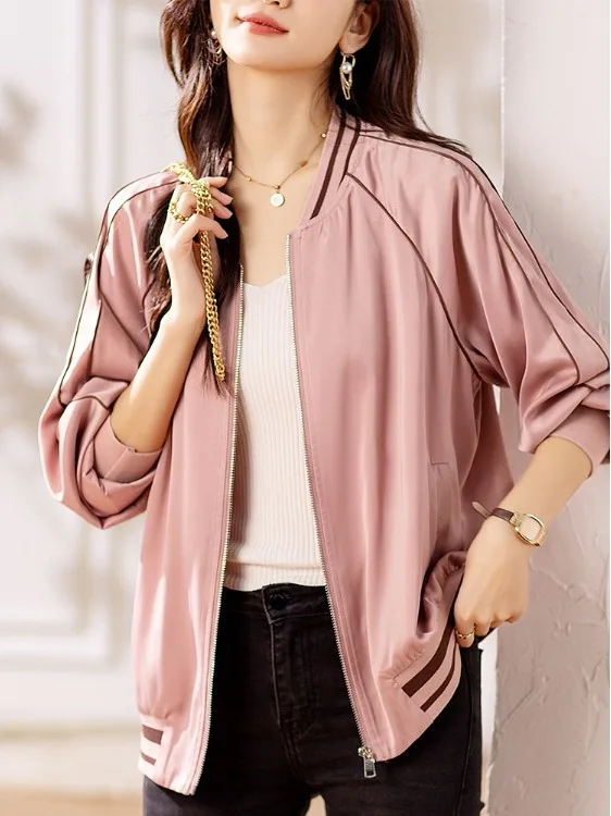 Повседневная свободная куртка-бомбер в полоску с элементами джинсовой ткани, больших размеров, женская, весенняя, новая, универсальная, удобная, модная верхняя одежда
Повседневная свободная куртка-бомбер в полоску с элементами джинсовой ткани, больших размеров, женская, весенняя, новая, универсальная, удобная, модная верхняя одежда