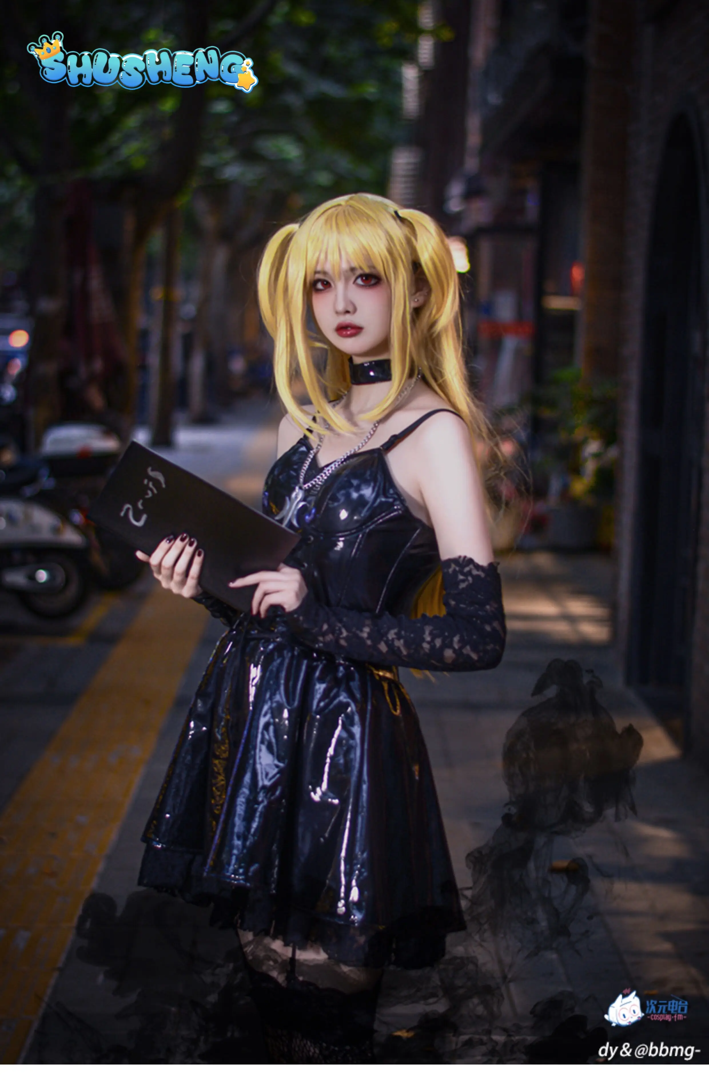 Anime Death Note Misa Amanee Cosplay Costume Women Black Leather Dress Halloween Misa Amanee Gothic Wig socks necklaces uniform
Anime Death Note Misa Amanee Cosplay Costume Women Black Leather Dress Halloween Misa Amanee Gothic Wig socks necklaces uniform