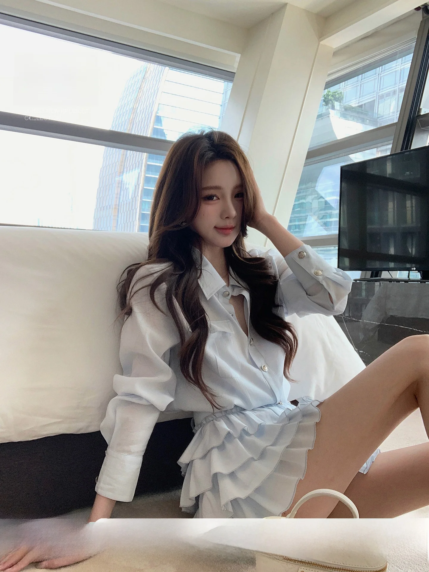 Silk Shirt Skirt Set Women's Sweet Atmosphere Fluffy Skirt Short Skirt High Waist Spring Casual Style Long Sleeve Collar Shirt
Silk Shirt Skirt Set Women's Sweet Atmosphere Fluffy Skirt Short Skirt High Waist Spring Casual Style Long Sleeve Collar Shirt