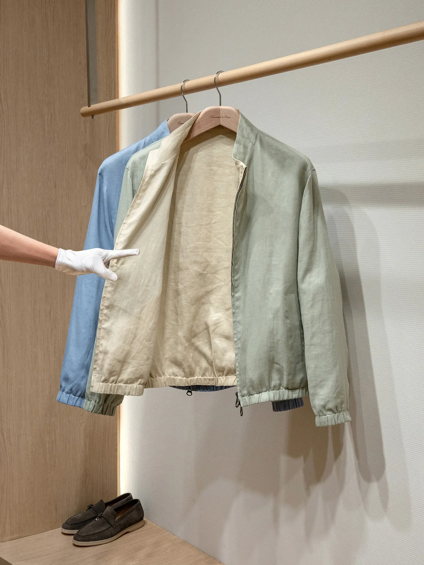 100% linen, old money style men's stand-up collar double-sided jacket
100% linen, old money style men's stand-up collar double-sided jacket