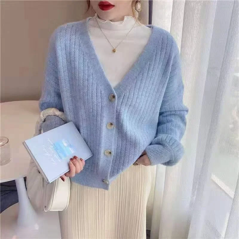 New Fashion Loose Retro Knitted Jacket Versatile Solid Casual Office Gentle Coats Autumn V Neck Elegant Cardigan Women Sweater
New Fashion Loose Retro Knitted Jacket Versatile Solid Casual Office Gentle Coats Autumn V Neck Elegant Cardigan Women Sweater