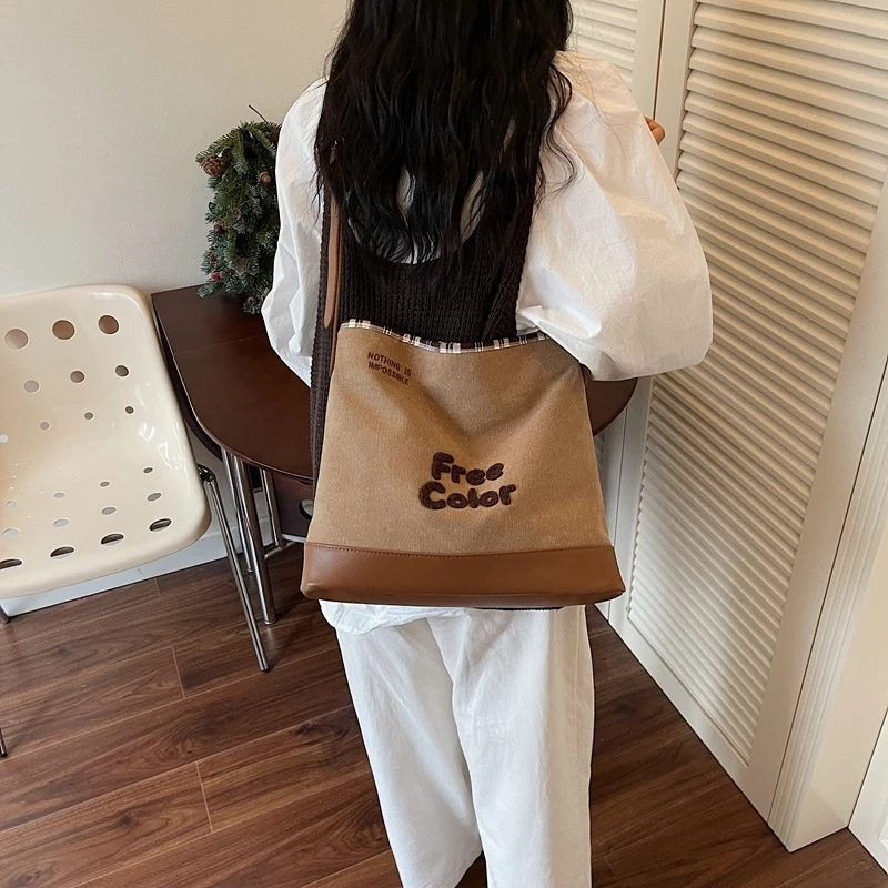 Meilade Style Caramel Minimalist Embroidered Crossbody Bag Lazy Student Street Travel Shoulder Bag
Meilade Style Caramel Minimalist Embroidered Crossbody Bag Lazy Student Street Travel Shoulder Bag
