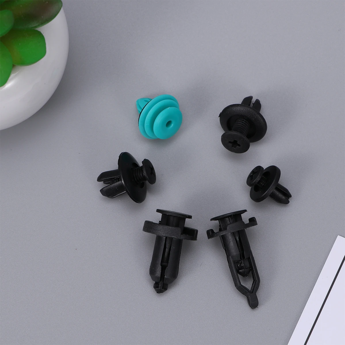 120 pcs Fastener Clips Car Body Parts Bumper Universal Fit Easy Installation Push Type Suitable Most Cars Durable Use Plastic
120 pcs Fastener Clips Car Body Parts Bumper Universal Fit Easy Installation Push Type Suitable Most Cars Durable Use Plastic