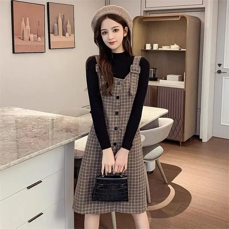 Autumn Winter Dresses Suit Two Piece Sets Women Houndstooth Sleeveless Single-Breasted Office Plaid Midi Dress and Sweater E452
Autumn Winter Dresses Suit Two Piece Sets Women Houndstooth Sleeveless Single-Breasted Office Plaid Midi Dress and Sweater E452