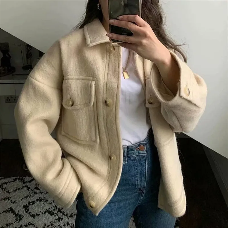 Vintage Long Sleeve Pockets Female Outerwear Chic Casual Overcoat Women 2024 Fashion Loose Woolen Crop Jacket Coat Streetwear
Vintage Long Sleeve Pockets Female Outerwear Chic Casual Overcoat Women 2024 Fashion Loose Woolen Crop Jacket Coat Streetwear