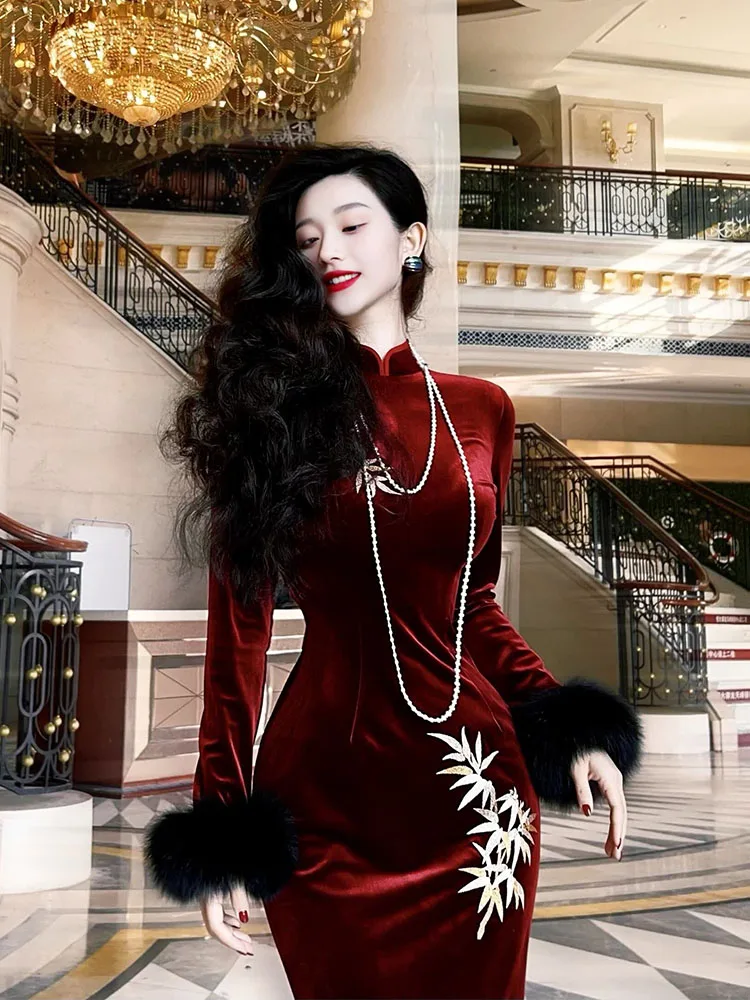 Red Velvet Qipao Dress Chinese Style Engagement Autumn Winter New 2024 Large Size Lady's Long Sleeve Long Dress Elegant
Red Velvet Qipao Dress Chinese Style Engagement Autumn Winter New 2024 Large Size Lady's Long Sleeve Long Dress Elegant