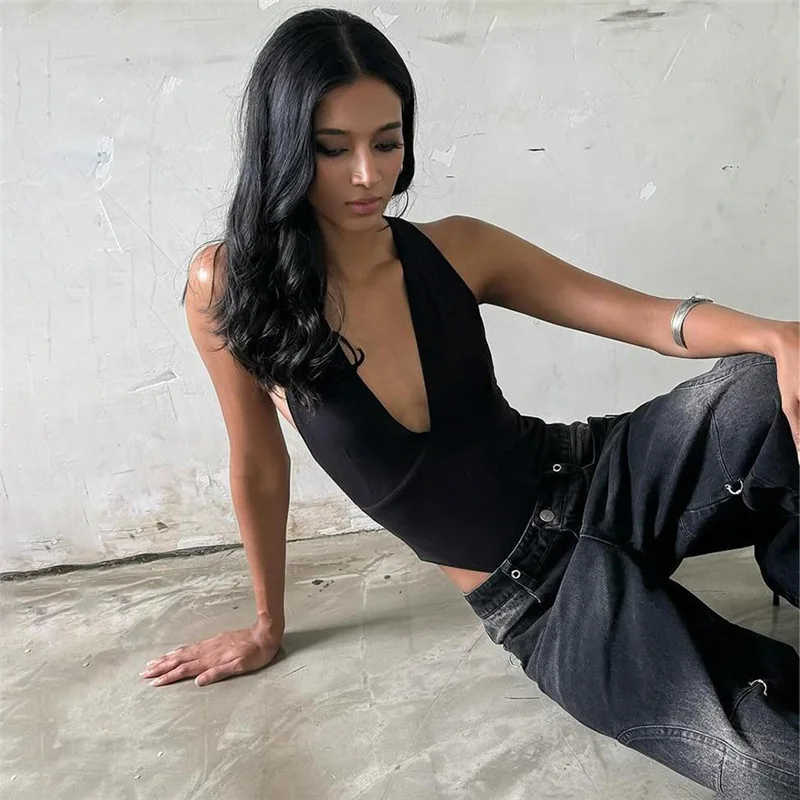 Wind 2025 Spring New Women's Solid Color Sexy V-Neck Large Open Back And Slimming Jumpsuit For Women 
Wind 2025 Spring New Women's Solid Color Sexy V-Neck Large Open Back And Slimming Jumpsuit For Women