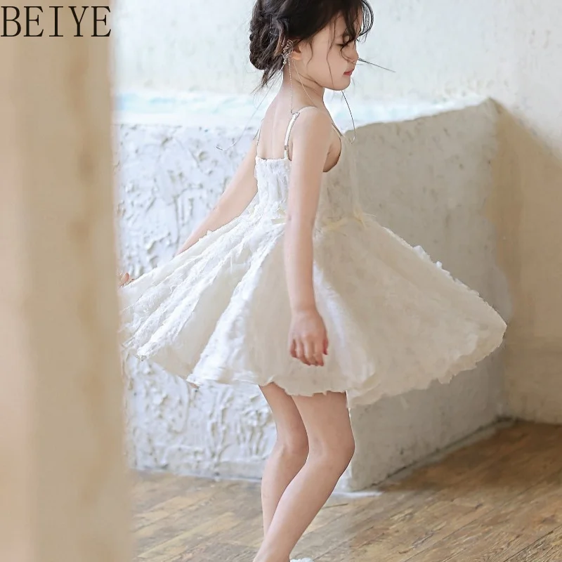 Girls White Lace Suspender Dress Summer New Fluffy Princess Birthday Dress Children Sleeveless Sweet Vacation Beach Dress
Girls White Lace Suspender Dress Summer New Fluffy Princess Birthday Dress Children Sleeveless Sweet Vacation Beach Dress