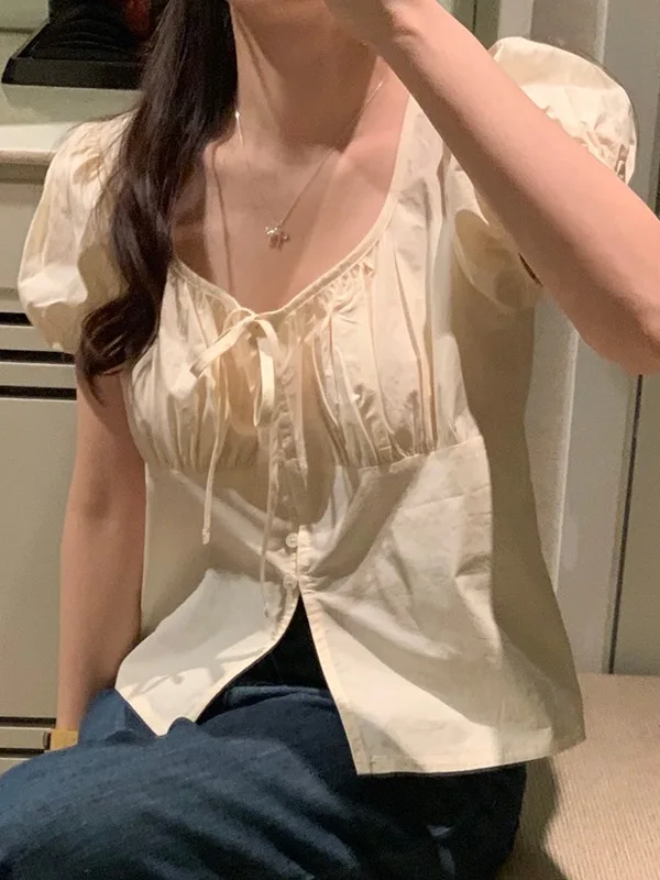 Chic Summer White ort Sve irt Women's Faion Square Collar Single Button Bow Detail Loose Fit Bubble Sve Blouse
Chic Summer White ort Sve irt Women's Faion Square Collar Single Button Bow Detail Loose Fit Bubble Sve Blouse