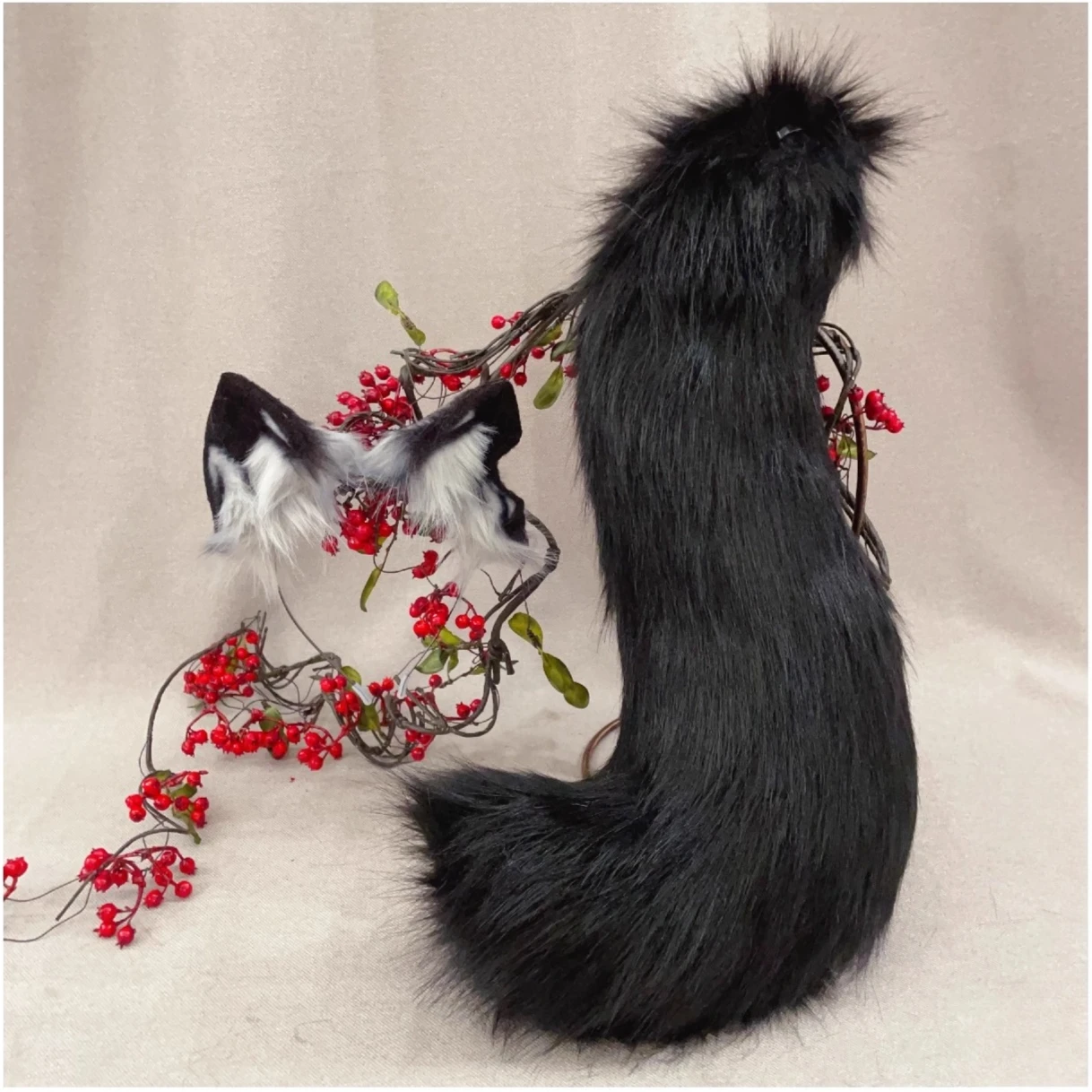 New handmade ear tail beast claw couple style grey wolf cosplay Halloween props headband anime shoes hat costume
New handmade ear tail beast claw couple style grey wolf cosplay Halloween props headband anime shoes hat costume