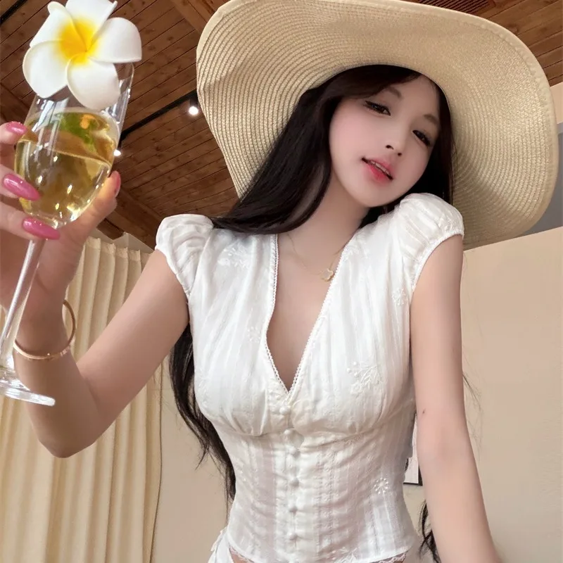 Elegant Slim Fit Women's Deep V-Neck Embroidered A-Line Skirt Set Summer 2026 Fashion Trend Short Sleeve Casual Wear
Elegant Slim Fit Women's Deep V-Neck Embroidered A-Line Skirt Set Summer 2026 Fashion Trend Short Sleeve Casual Wear