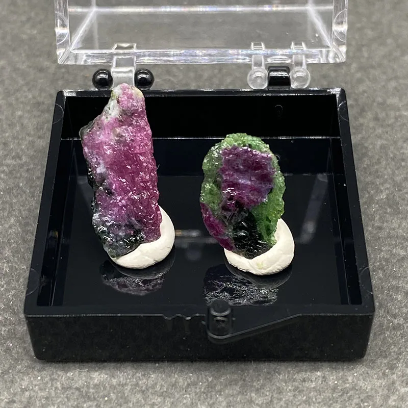 100% Natural long crystal ruby Mineral Specimens Stones and Crystals beads fashion jewelry ornaments +Box size:35*35*35mm
100% Natural long crystal ruby Mineral Specimens Stones and Crystals beads fashion jewelry ornaments +Box size:35*35*35mm
