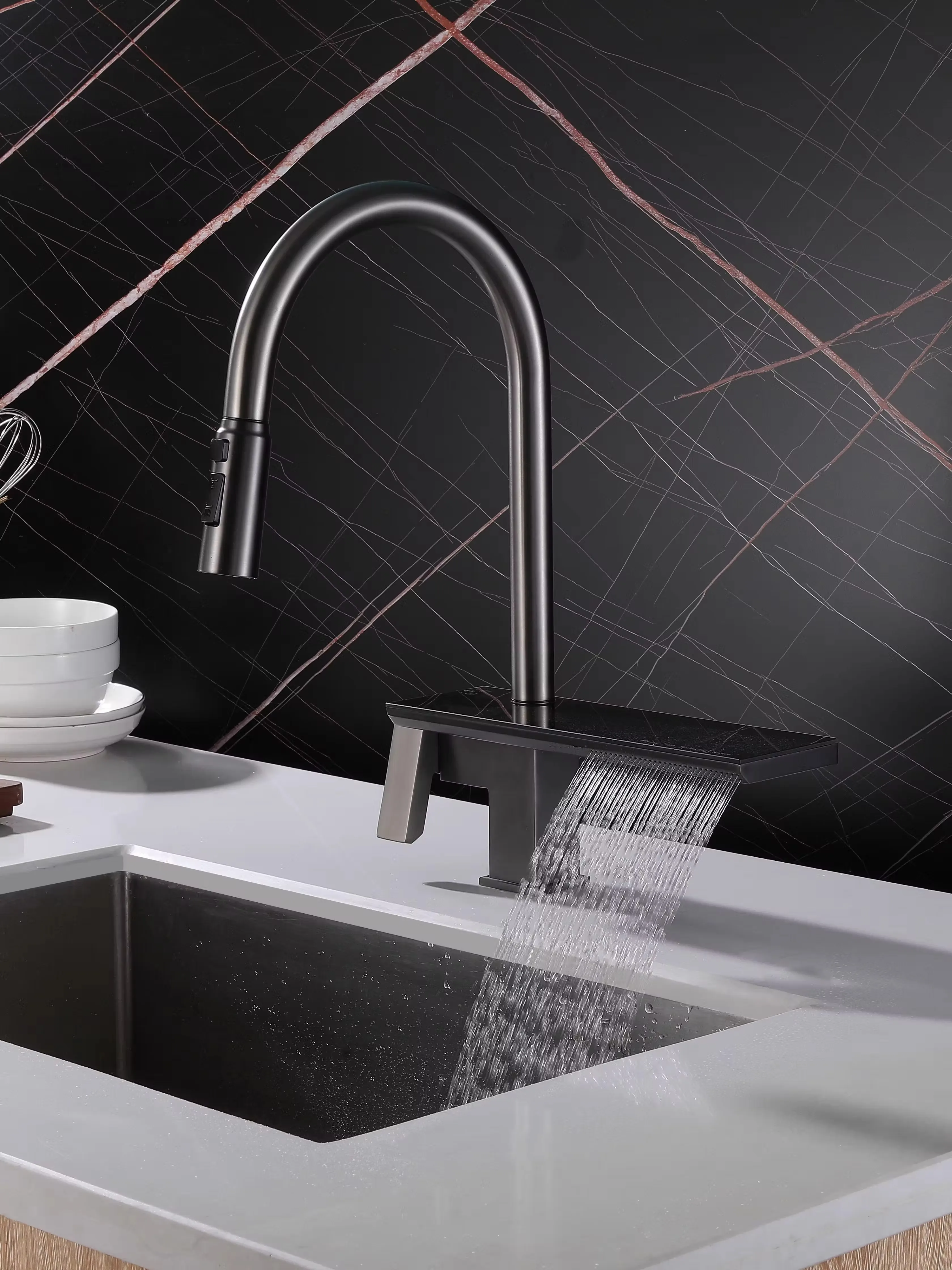 Newest Kitchen sink faucet One Hole Hot cold water kitchen mixer Tap pull out Rotatable kitchen faucet 4 modes jet Modern design
Newest Kitchen sink faucet One Hole Hot cold water kitchen mixer Tap pull out Rotatable kitchen faucet 4 modes jet Modern design