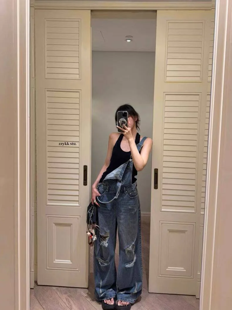 Retro Hole Denim Overalls Women's High Waist Straight Leg Slimming Youthful Wide Leg Jumpsuit Spring 2026 Faion Trend
Retro Hole Denim Overalls Women's High Waist Straight Leg Slimming Youthful Wide Leg Jumpsuit Spring 2026 Faion Trend