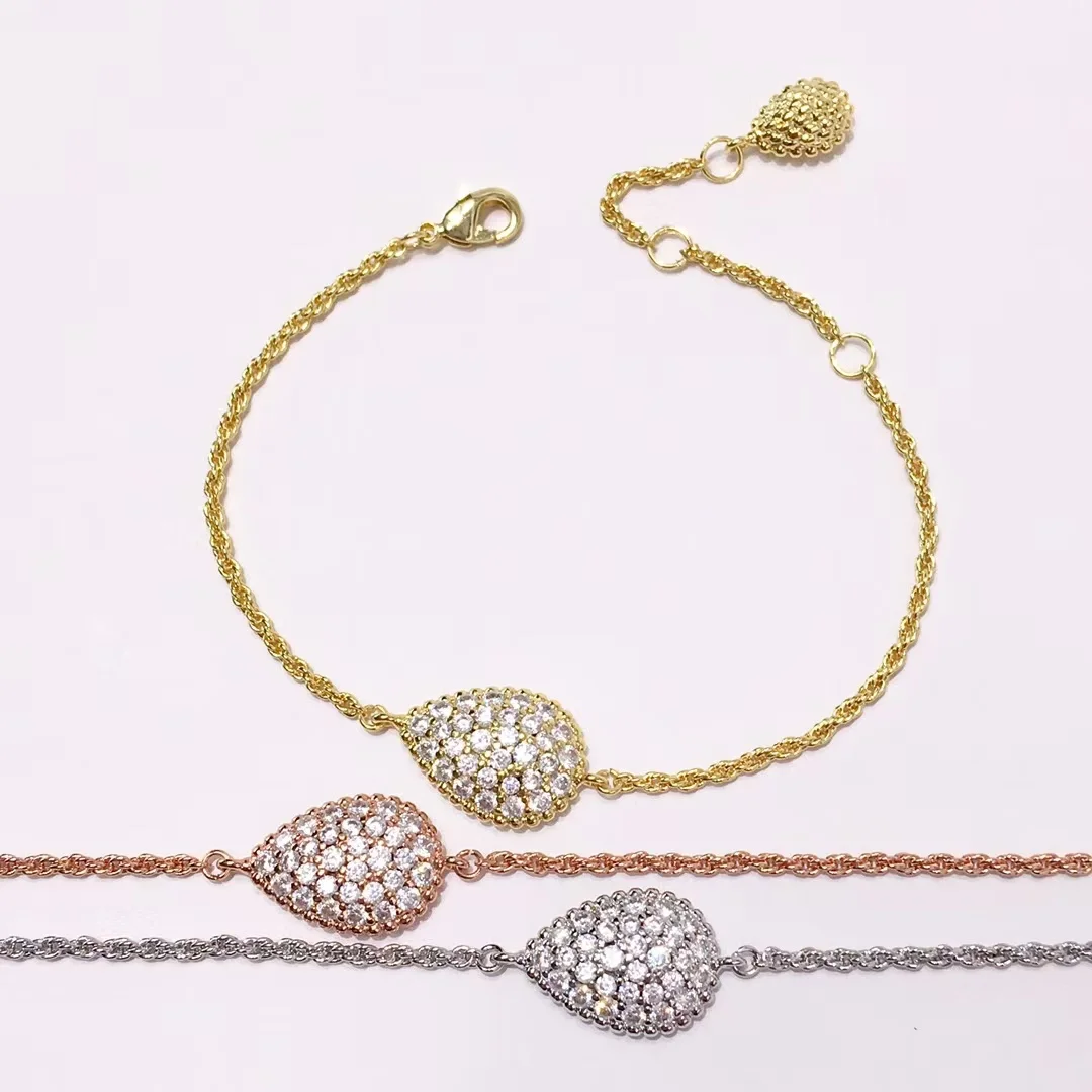 S925 Women's European and American Fashionable Personalized Water Droplet Pendant Luxurious Full Drill Party and holiday Gifts
S925 Women's European and American Fashionable Personalized Water Droplet Pendant Luxurious Full Drill Party and holiday Gifts