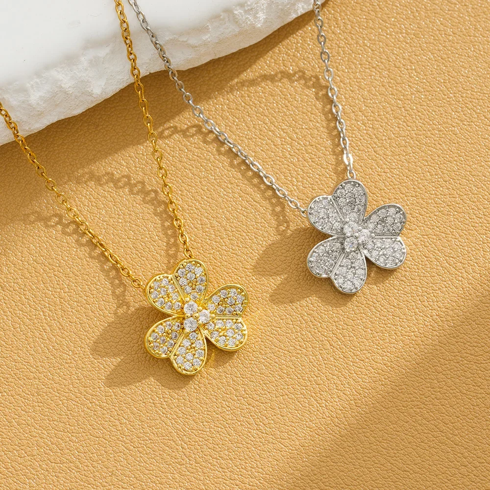 This latest fashionable titanium steel women's necklace from 2025 will not fade and is adorned with dazzling flowers
This latest fashionable titanium steel women's necklace from 2025 will not fade and is adorned with dazzling flowers